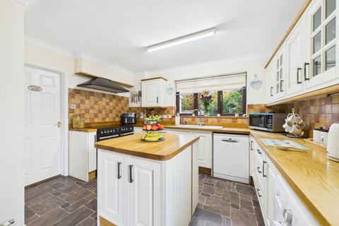 13 Laxton Close, Attleborough, NR17 1QY