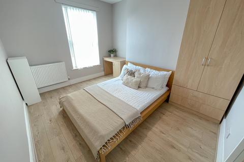 5 bedroom terraced house to rent, Bagot Street, L15 2HA,
