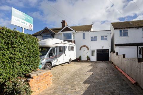 undefined, Bouncers Lane, Cheltenham GL52
