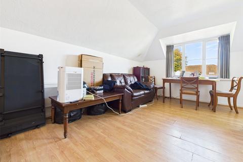 2 bedroom apartment to rent, Bankside Close, Isleworth