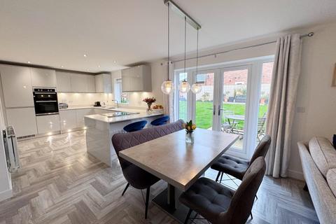 5 bedroom detached house for sale, Acorn Close, Wynyard, Billingham