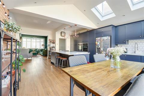 undefined, Bridgwater Drive, Westcliff-on-Sea SS0
