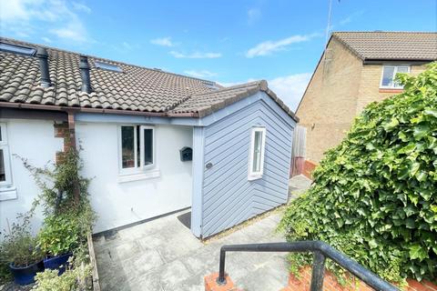 40 Chestnut Way, Newhaven, BN9 9XG