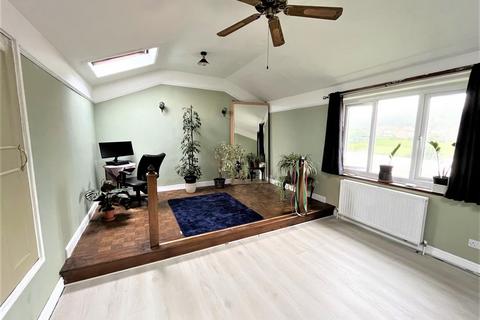 40 Chestnut Way, Newhaven, BN9 9XG