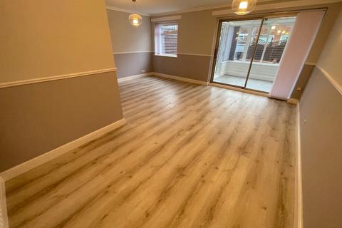 undefined, Brompton Close, Luton, Bedfordshire, LU3 3QU
