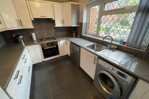 undefined, Brompton Close, Luton, Bedfordshire, LU3 3QU