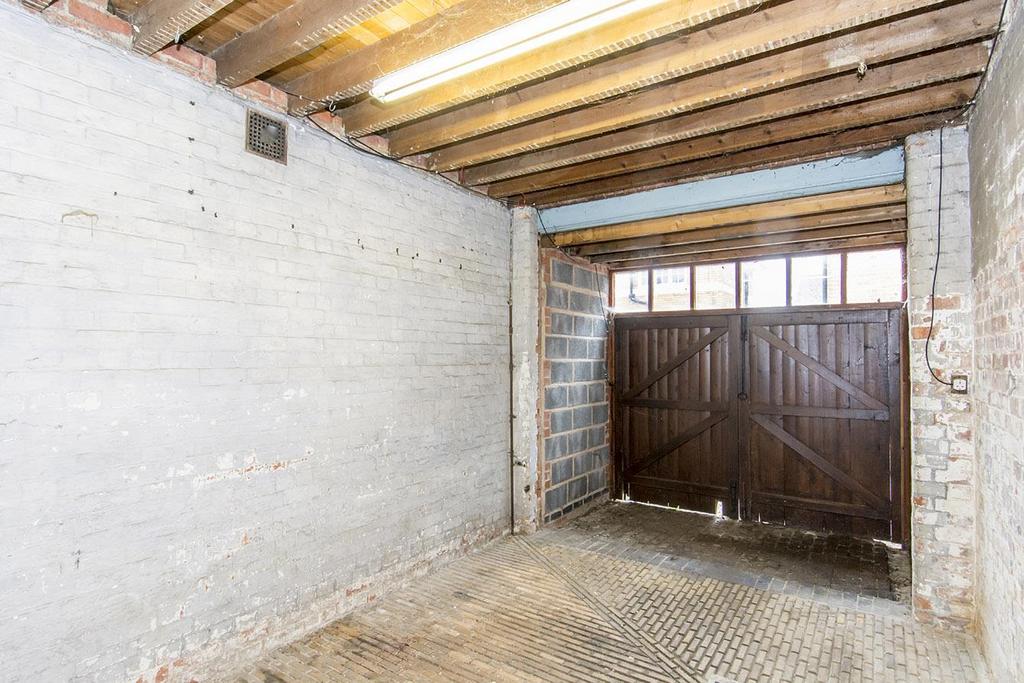 Couch House Stable/Garage