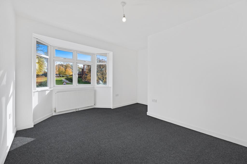 168 Balfour Rd Web18