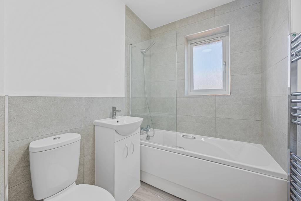 168 Balfour Rd Web19