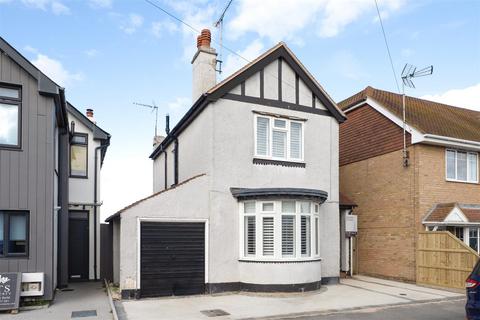 4 bedroom detached house for sale, The Broadway, Herne Bay