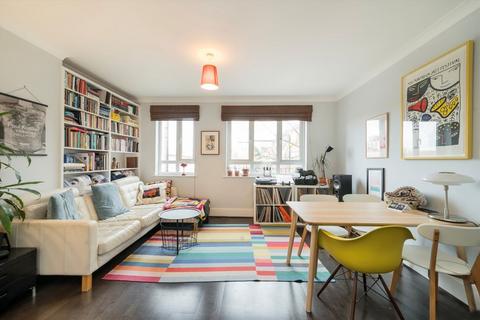 2 bedroom flat to rent, Jacaranda Grove, London E8
