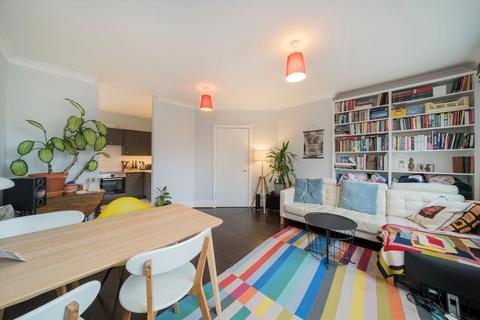 2 bedroom flat to rent, Jacaranda Grove, London E8