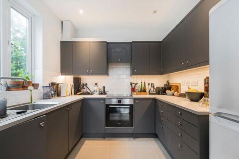 2 bedroom flat to rent, Jacaranda Grove, London E8