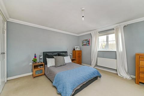 2 bedroom flat for sale, Kings Road, Haslemere, Surrey