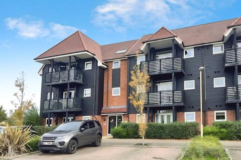 Finn Farm Road, Kingsnorth