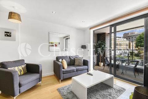 undefined, Alie Street, Aldgate, London, E1