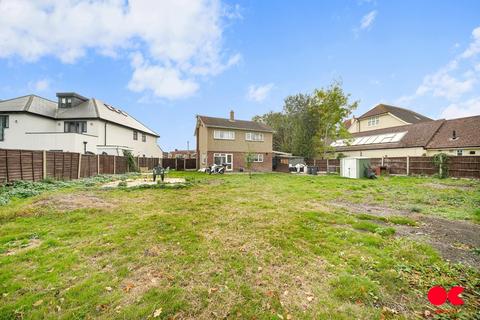4 bedroom detached house for sale, Ernest Road, Hornchurch RM11