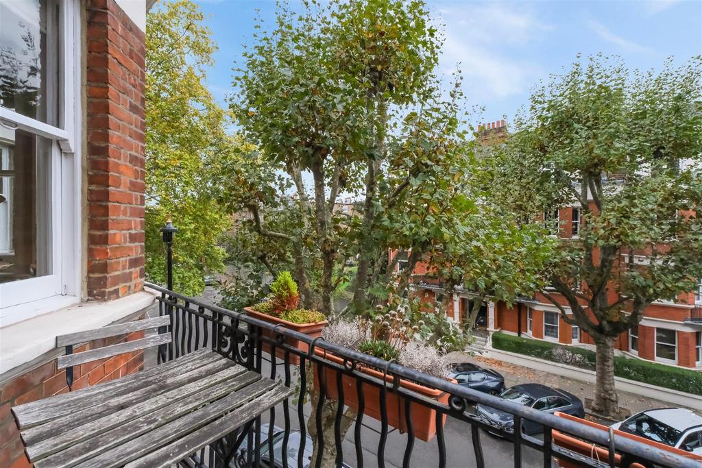 Flat 25, Castellain Mansions W9 1 HE-No Watermark-1
