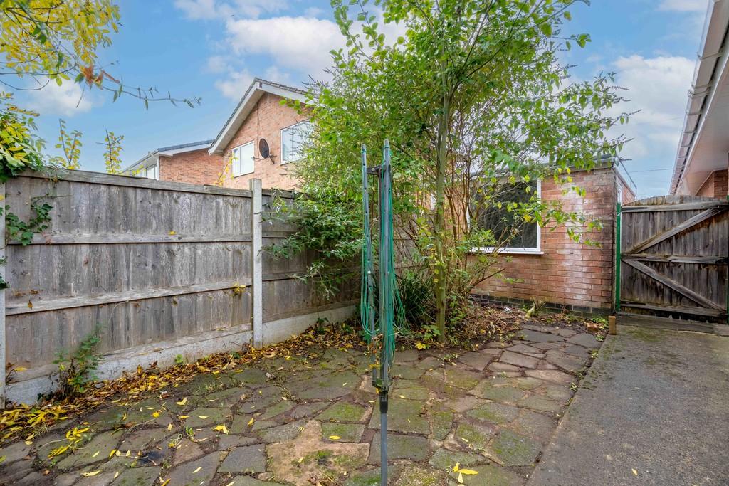 5 College Green, CH4 7 HG4