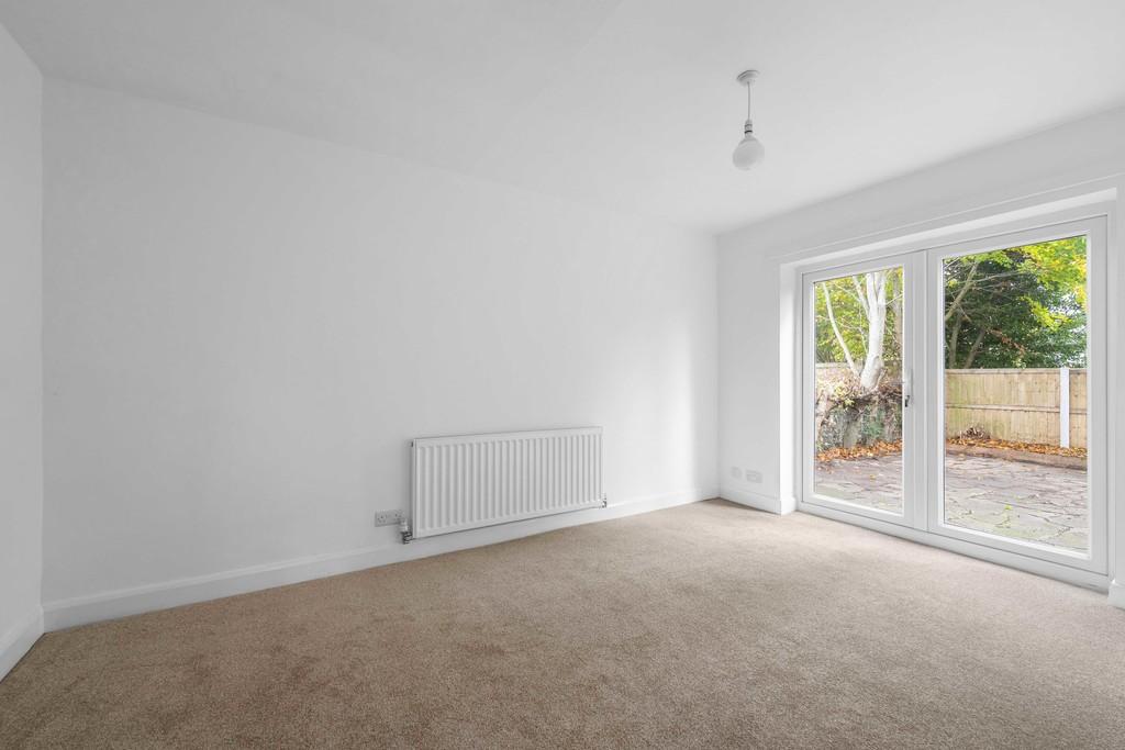 5 College Green, CH4 7 HG12