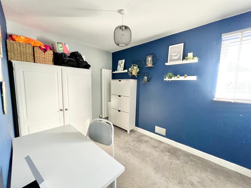 984b4051-e037-4889-bdca-f292d4f1b83a