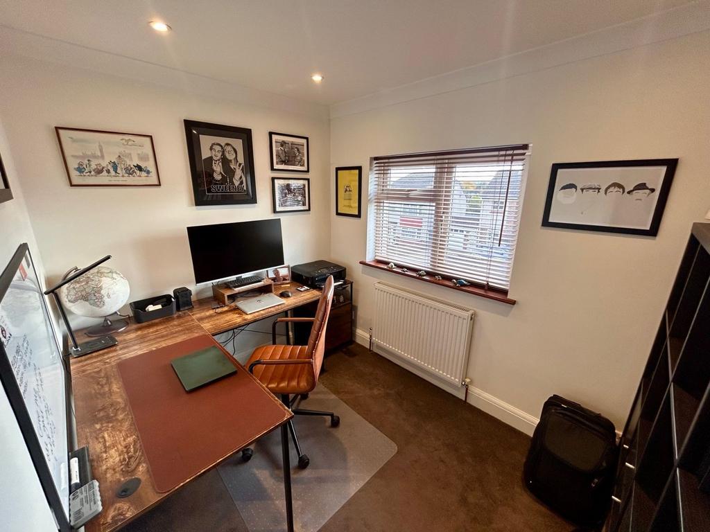 Bedroom 6/Study