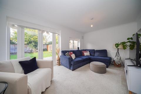 3 bedroom semi-detached house for sale, The Horseshoe, Leverstock Green, Hertfordshire, HP3 8QU