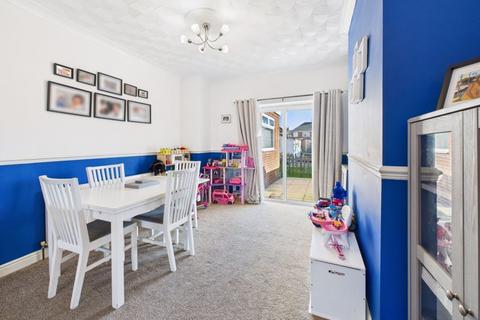 undefined, Belgrave Drive, Hull