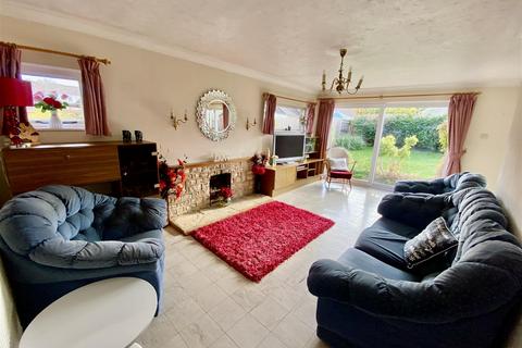 2 bedroom detached bungalow for sale, Sutton Park, Swindon SN26