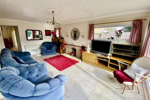 2 bedroom detached bungalow for sale, Sutton Park, Swindon SN26