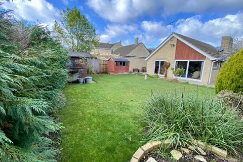 2 bedroom detached bungalow for sale, Sutton Park, Swindon SN26