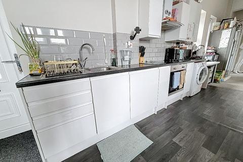 5 bedroom flat for sale, Flat 1-3 Hill Street, Stoke on Trent, ST4 1NS