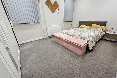 5 bedroom flat for sale, Flat 1-3 Hill Street, Stoke on Trent, ST4 1NS