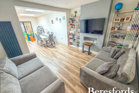 3 bedroom bungalow for sale, Howard Road, Upminster, RM14