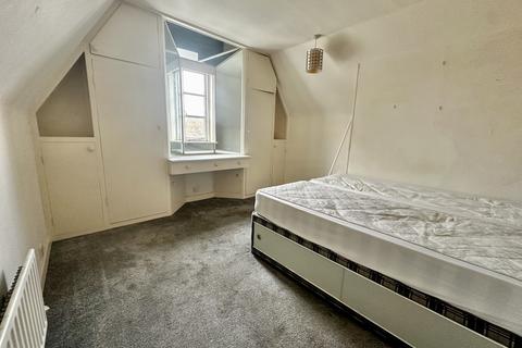 1 bedroom apartment to rent, Quay Street, Lymington, Hampshire, SO41