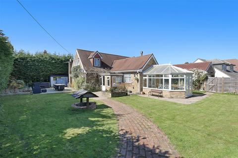Paynesfield Road, Tatsfield, Westerham, Surrey, TN16