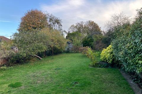 4 bedroom semi-detached house to rent, Avalon Road, Orpington BR6