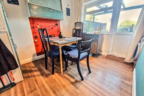 3 Gatehouse Close, Dawlish, EX7 0EG