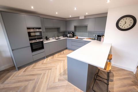 4 bedroom detached house for sale, Hollin Way, Linthwaite, Huddersfield, HD7