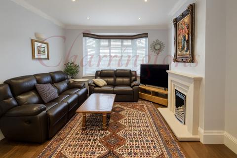 undefined, SPACIOUS 5 BEDROOM SEMI-DETACHED HMO AVAILABLE FOR COMPANY LET