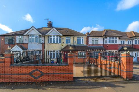 7 bedroom semi-detached house to rent, Bath Road, Greater London TW5