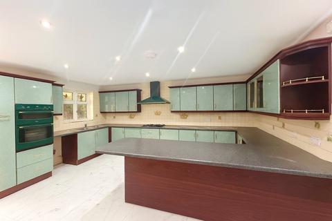 7 bedroom semi-detached house to rent, Bath Road, Greater London TW5