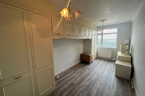 7 bedroom semi-detached house to rent, Bath Road, Greater London TW5