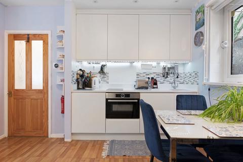 undefined, Elgin Mews, W11