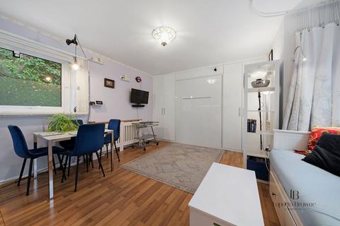 undefined, Elgin Mews, W11