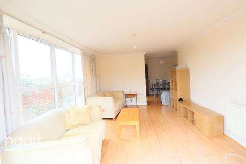 undefined, The Avenue, Wembley