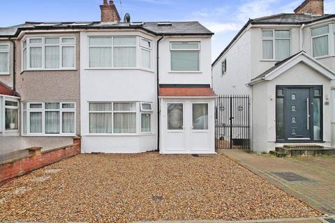 2 bedroom maisonette to rent, Crofts Road, Harrow