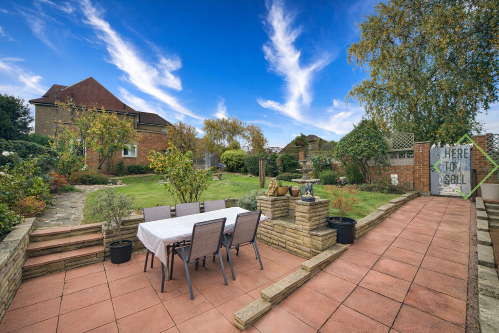 Morton Way, Southgate, N14 (22)