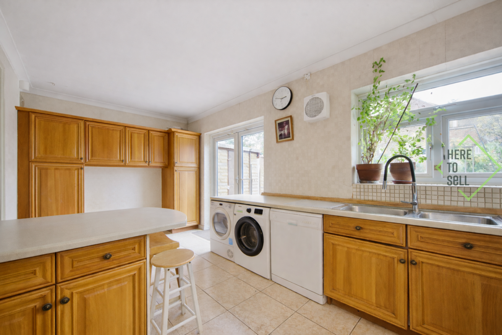 Morton Way, Southgate, N14 (14)