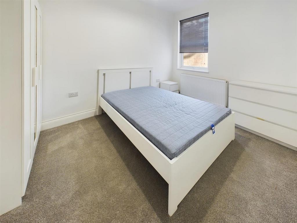 Bedroom 1.jpg